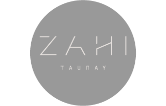 Circurferência com opacidade escrito ZAHI